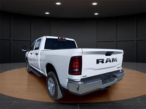 2025 RAM 2500 Tradesman Crew Cab 4x4 6'4' Box