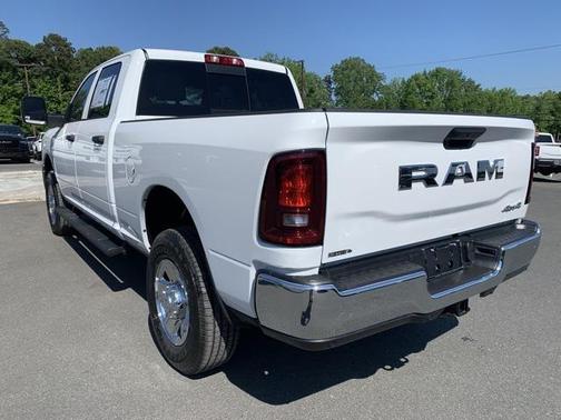 2025 RAM 2500 Tradesman Crew Cab 4x4 6'4' Box