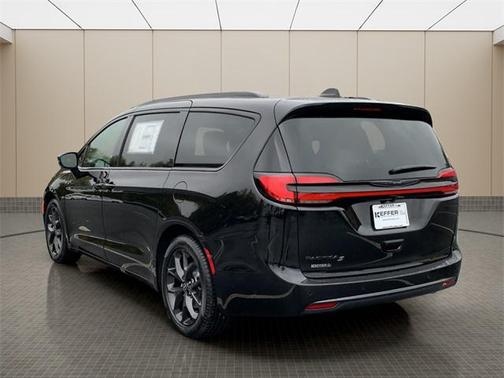 2026 Chrysler Pacifica L