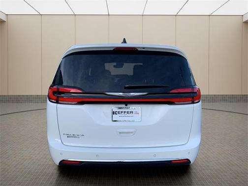 2026 Chrysler Pacifica L