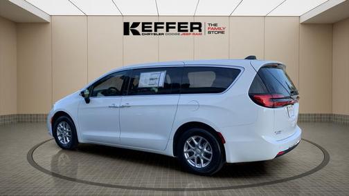 2026 Chrysler Pacifica L