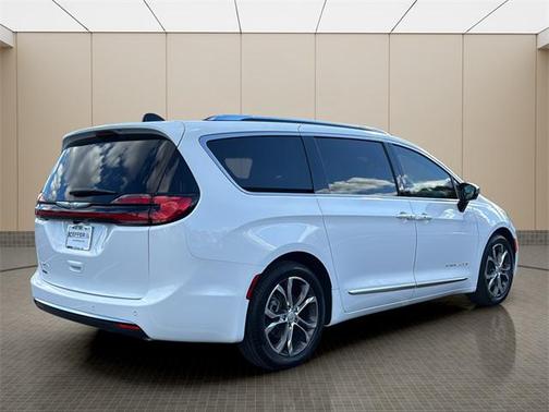 2026 Chrysler Pacifica L
