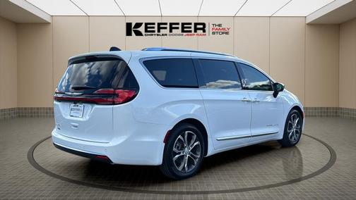 2026 Chrysler Pacifica L