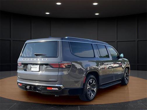 2023 Jeep Wagoneer L Series III 4x4