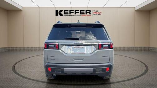 Sting-Gray Clearcoat 2026 Jeep Cherokee Laredo 4x4