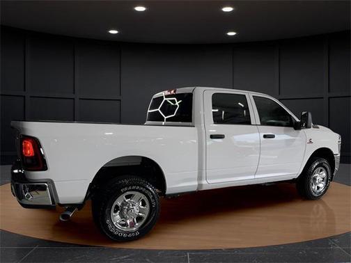 2025 RAM 2500 Tradesman Crew Cab 4x4 6'4' Box
