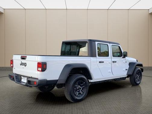 2026 Jeep Gladiator Sport