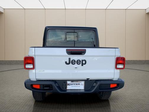 2026 Jeep Gladiator Sport