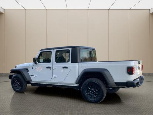 2026 Jeep Gladiator Sport