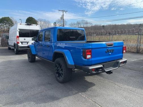 2025 Jeep Gladiator Nighthawk