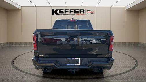 Diamond Black Crystal Pearlcoat 2026 RAM 1500 Express