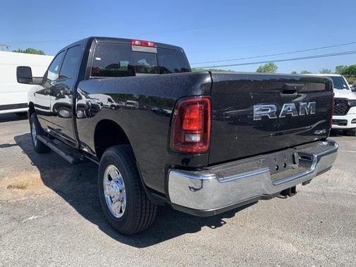 2025 RAM 2500 Tradesman Crew Cab 4x4 6'4' Box
