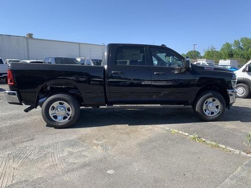 2025 RAM 2500 Tradesman Crew Cab 4x4 6'4' Box