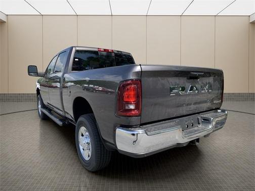 2025 RAM 2500 Tradesman Crew Cab 4x4 6'4' Box