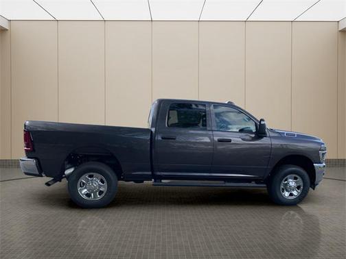 2025 RAM 2500 Tradesman Crew Cab 4x4 6'4' Box