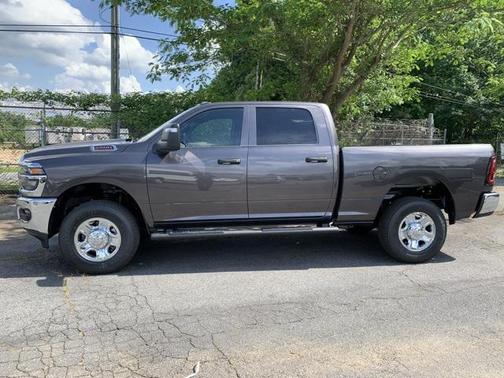 2025 RAM 2500 Tradesman Crew Cab 4x4 6'4' Box