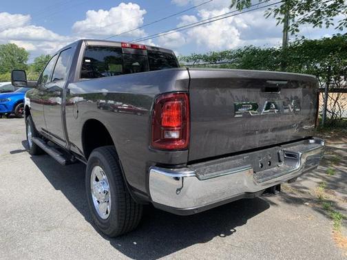 2025 RAM 2500 Tradesman Crew Cab 4x4 6'4' Box