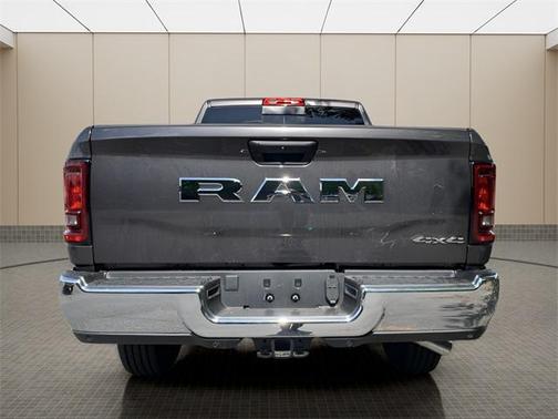 2025 RAM 2500 Tradesman Crew Cab 4x4 6'4' Box