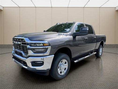 2025 RAM 2500 Tradesman Crew Cab 4x4 6'4' Box