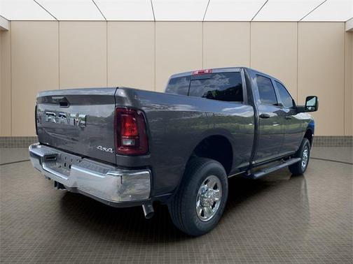 2025 RAM 2500 Tradesman Crew Cab 4x4 6'4' Box