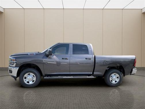 2025 RAM 2500 Tradesman Crew Cab 4x4 6'4' Box