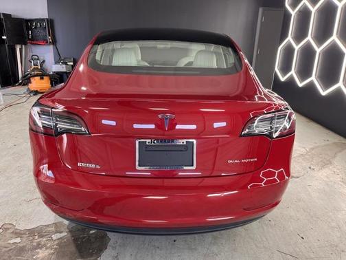 2019 Tesla Model 3 Performance