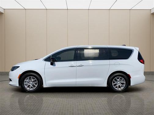 2026 Chrysler Voyager LX