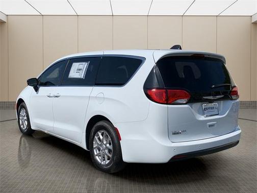 2026 Chrysler Voyager LX