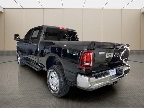 2025 RAM 2500 Tradesman Crew Cab 4x4 6'4' Box
