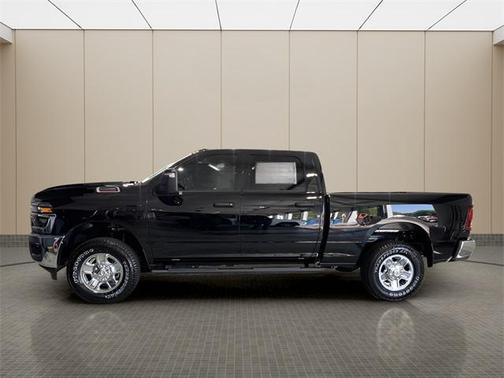 2025 RAM 2500 Tradesman Crew Cab 4x4 6'4' Box