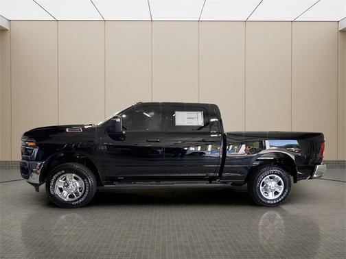 2025 RAM 2500 Tradesman Crew Cab 4x4 6'4' Box