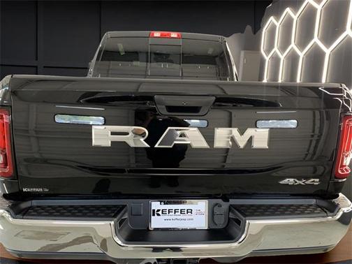 2025 RAM 2500 Tradesman Crew Cab 4x4 6'4' Box