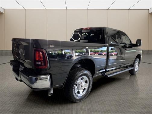 2025 RAM 2500 Tradesman Crew Cab 4x4 6'4' Box