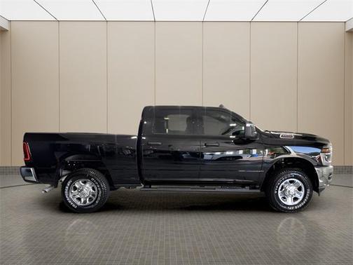 2025 RAM 2500 Tradesman Crew Cab 4x4 6'4' Box