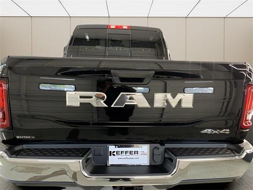2025 RAM 2500 Tradesman Crew Cab 4x4 6'4' Box