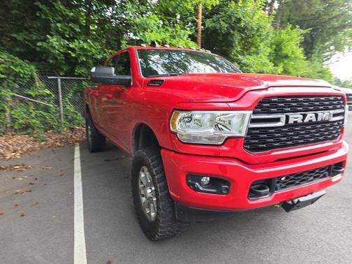 2022 RAM 2500 Big Horn Crew Cab 4x4 6'4' Box
