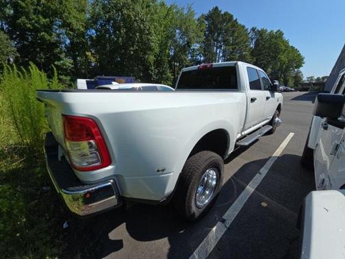 2024 RAM 3500 Big Horn Crew Cab 4x4 8' Box