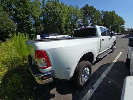 2024 RAM 3500 Big Horn Crew Cab 4x4 8' Box