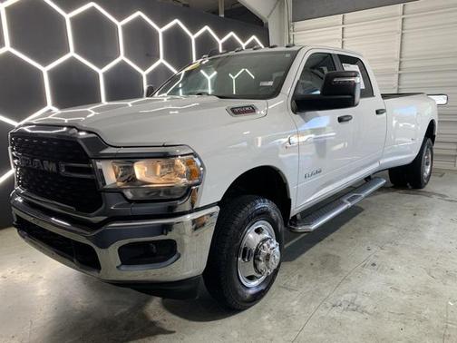 2024 RAM 3500 Big Horn Crew Cab 4x4 8' Box