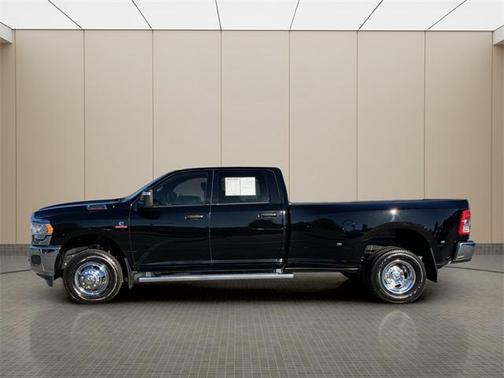 2024 RAM 3500 Tradesman Crew Cab 4x4 8' Box