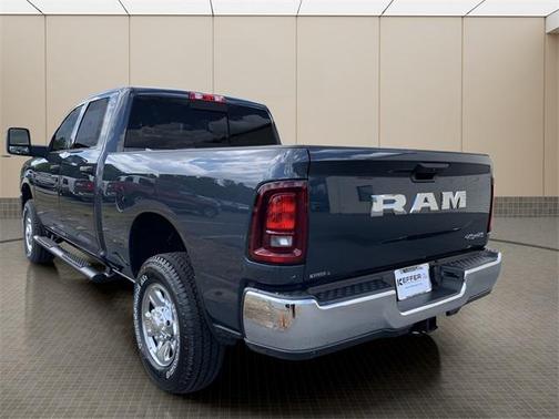 2025 RAM 2500 Tradesman Crew Cab 4x4 6'4' Box