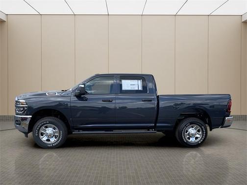2025 RAM 2500 Tradesman Crew Cab 4x4 6'4' Box