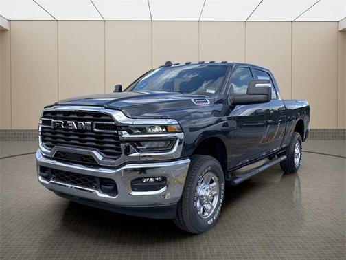 2025 RAM 2500 Tradesman Crew Cab 4x4 6'4' Box