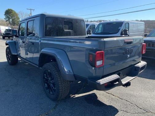 2025 Jeep Gladiator Nighthawk