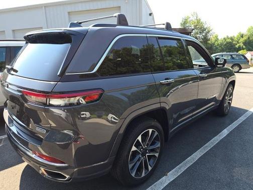 2022 Jeep Grand Cherokee Overland