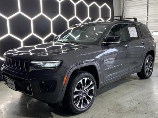 2022 Jeep Grand Cherokee Overland