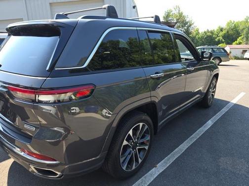 2022 Jeep Grand Cherokee Overland