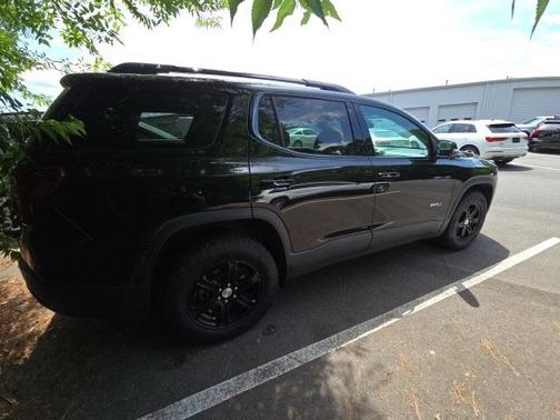 2022 GMC Acadia AWD AT4
