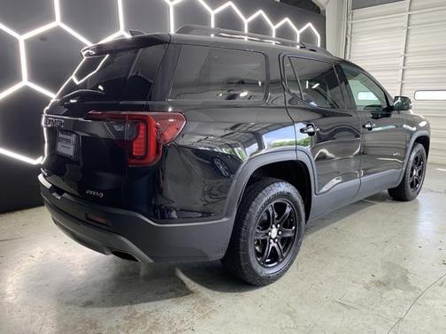 2022 GMC Acadia AWD AT4