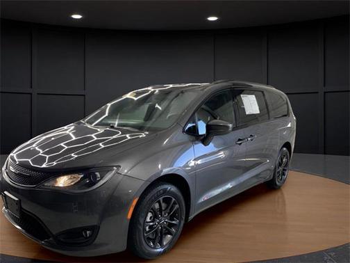 2020 Chrysler Pacifica L